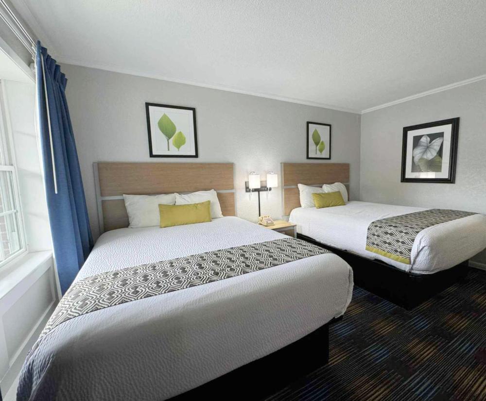 Standard Queen Room interior
